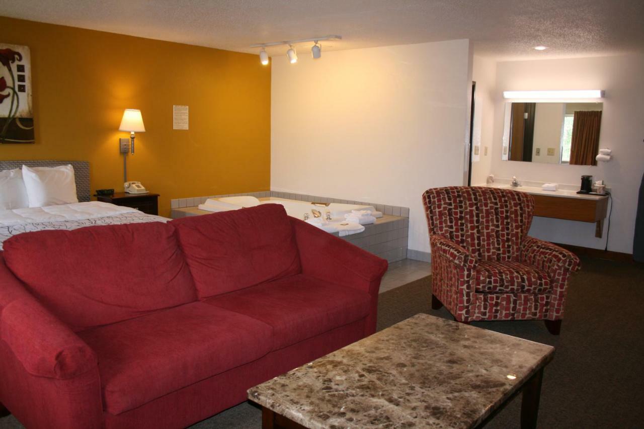 Heritage Inn Express Marysville Bagian luar foto